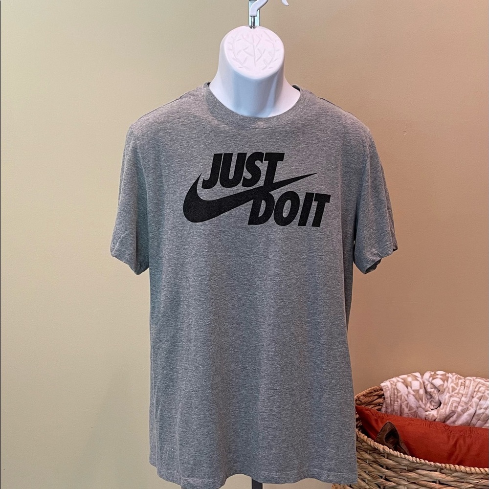 Grey Nike T-shirt size large